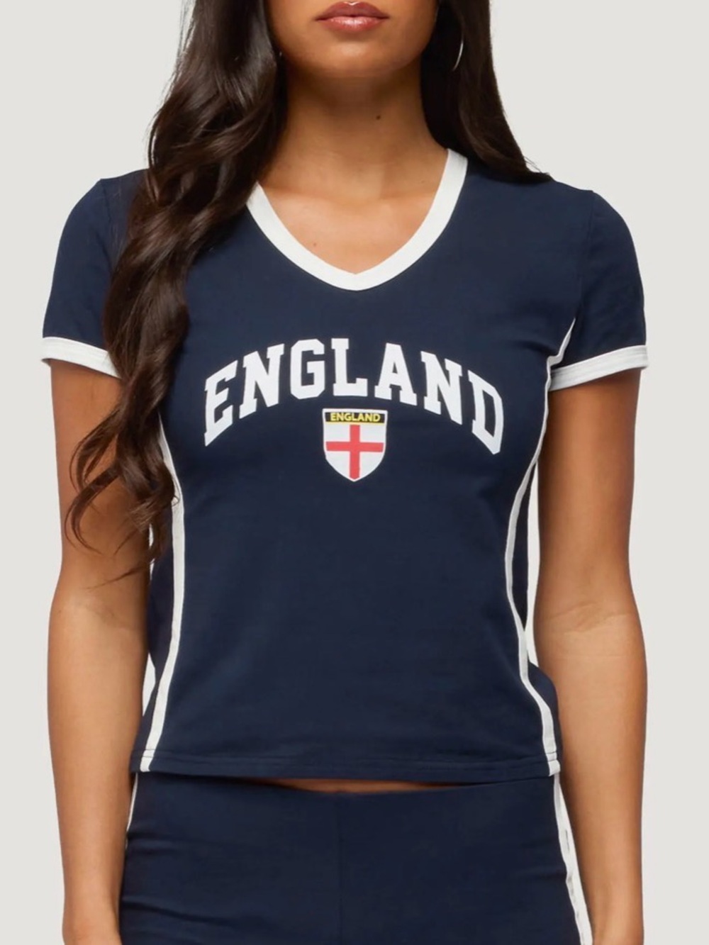 EDIKTED England V neck Tshirt